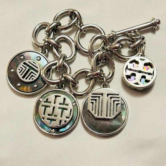 🔥NWOT🔥RARE Tory Burch Iridescent Charm Bracelet - Picture 6 of 13